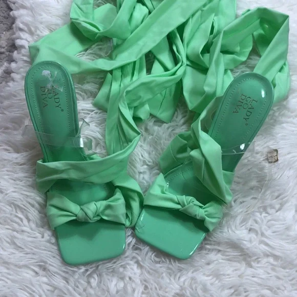 LADY GO DIVA Green Heels - Picture 3 of 10